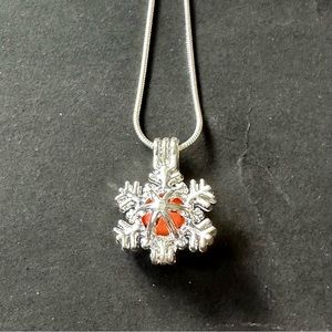 Fashion Jewelry Necklace .925 Chain Snowflake Pendant Pearl 20 Inches